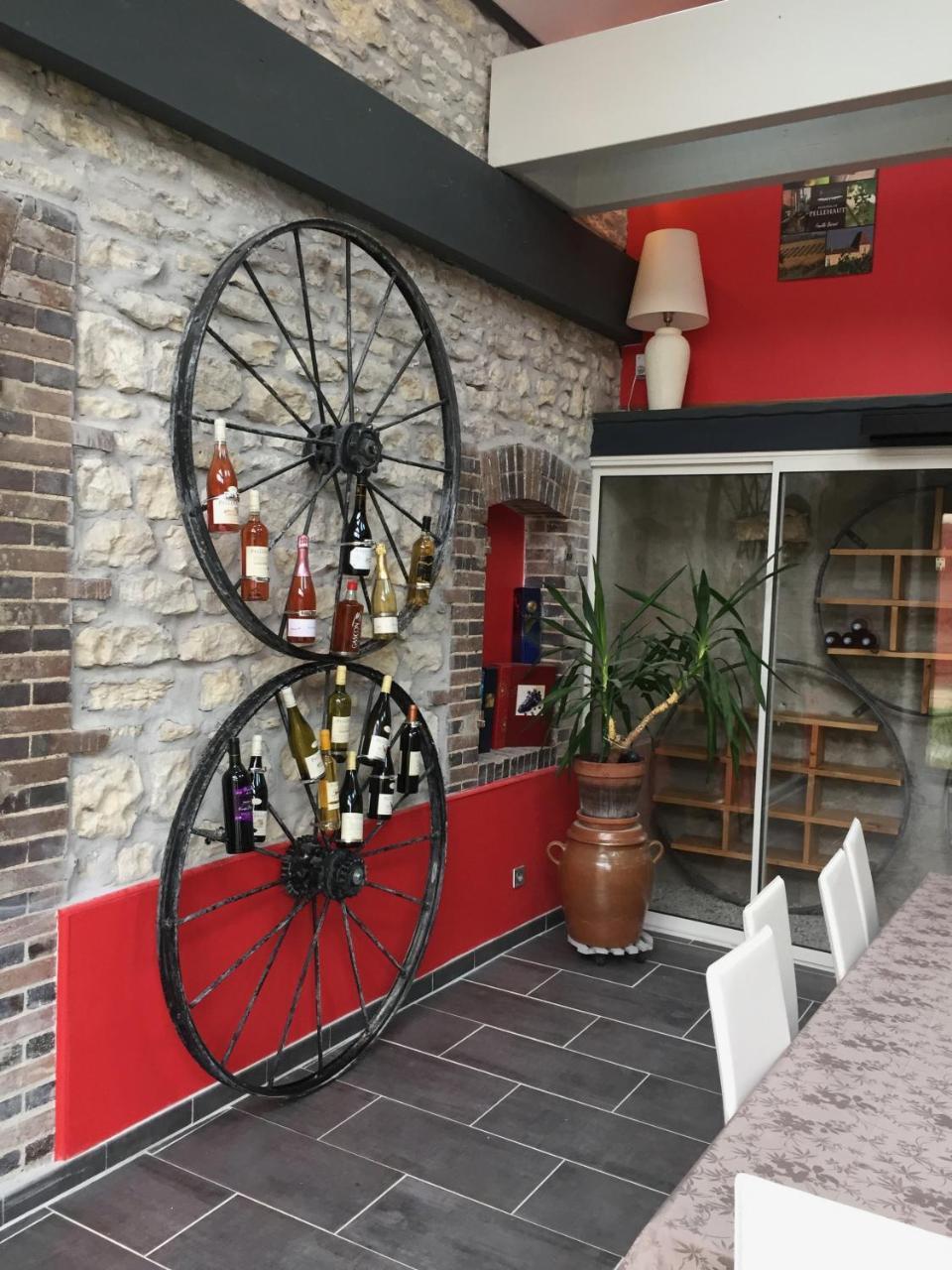 Saint-Maurice-le-Vieil Le Rouge & Blanc Bed & Breakfast エクステリア 写真