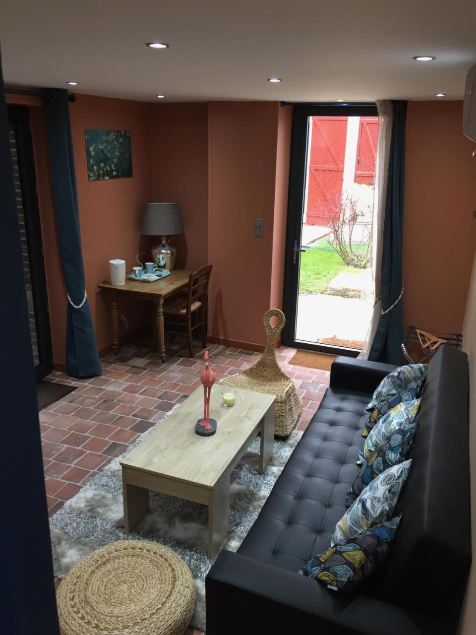 Saint-Maurice-le-Vieil Le Rouge & Blanc Bed & Breakfast エクステリア 写真