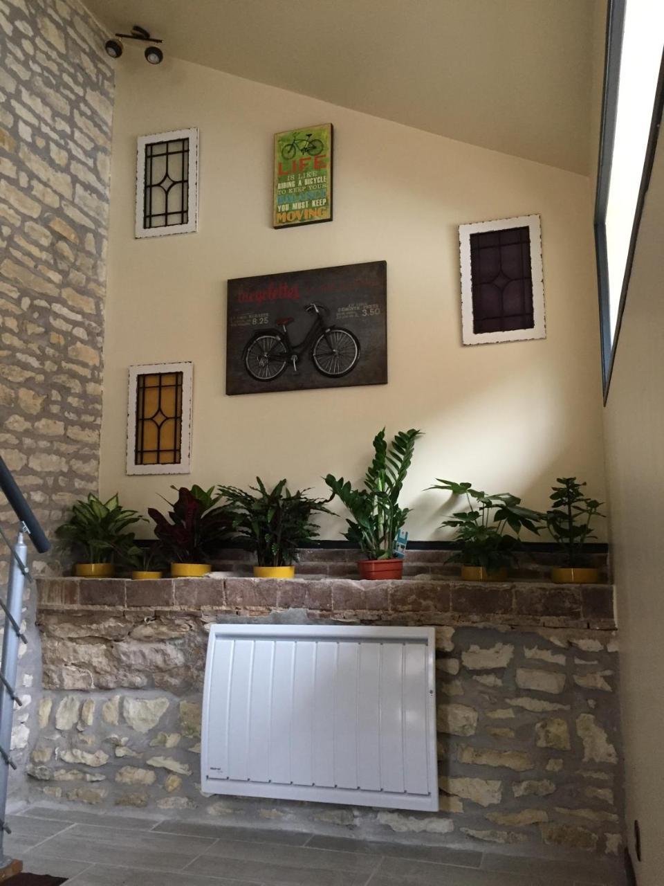 Saint-Maurice-le-Vieil Le Rouge & Blanc Bed & Breakfast エクステリア 写真
